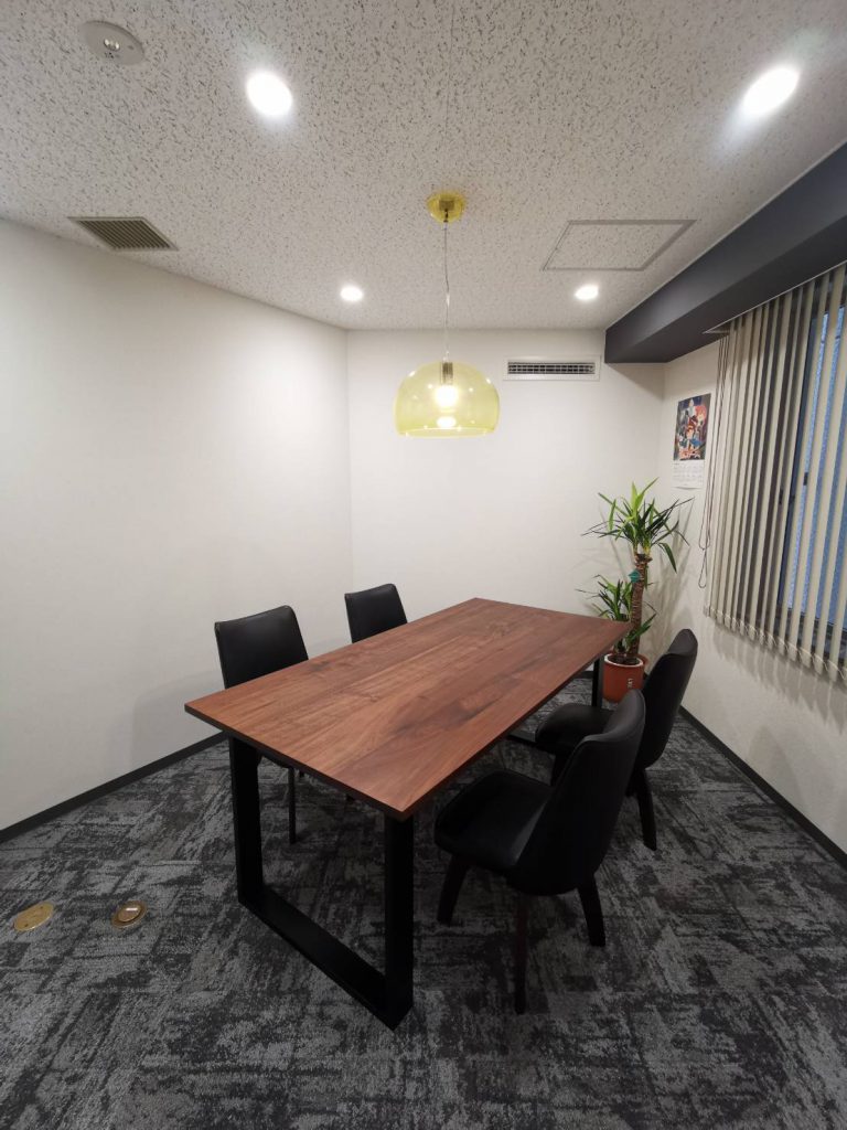 新本社会議室
