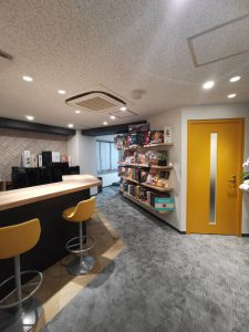 新本社エントランス