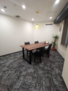 新本社会議室